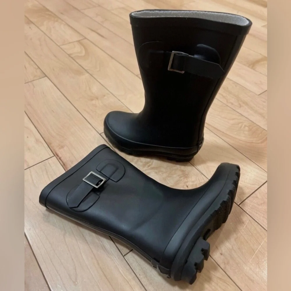 MOLO stylish all season kids rain boots. Size 9 (EU 26) - Picture 2 of 3